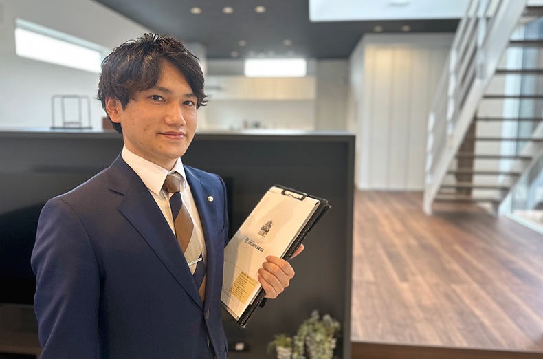 若手社員のインタビューを見る