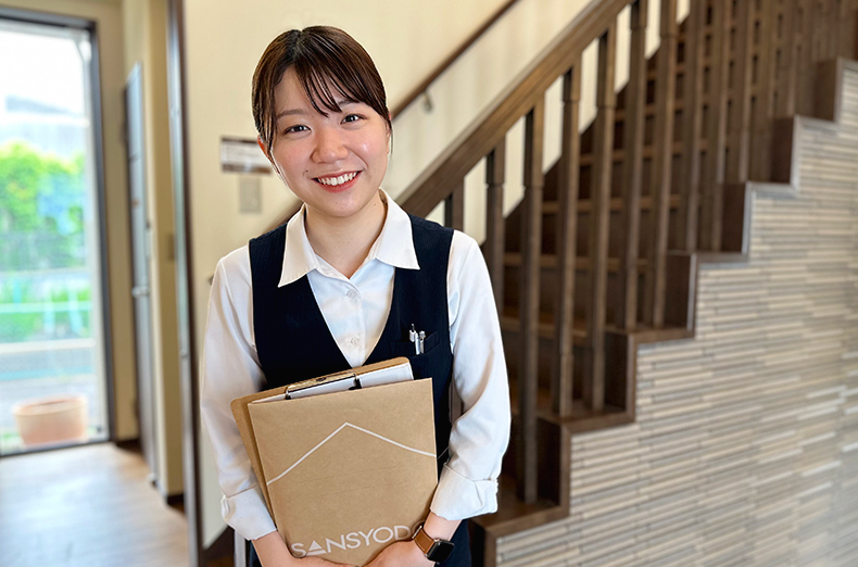 若手社員のインタビューを見る