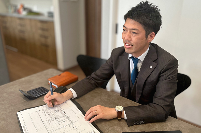 ベテラン社員のインタビューを見る