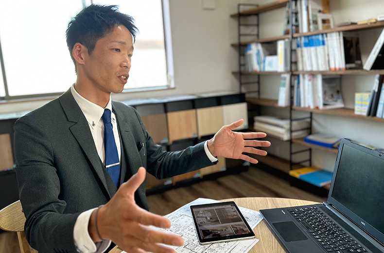 ベテラン社員のインタビューを見る