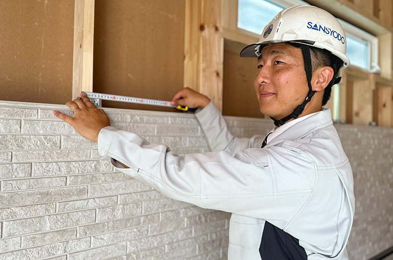 ベテラン社員のインタビューを見る