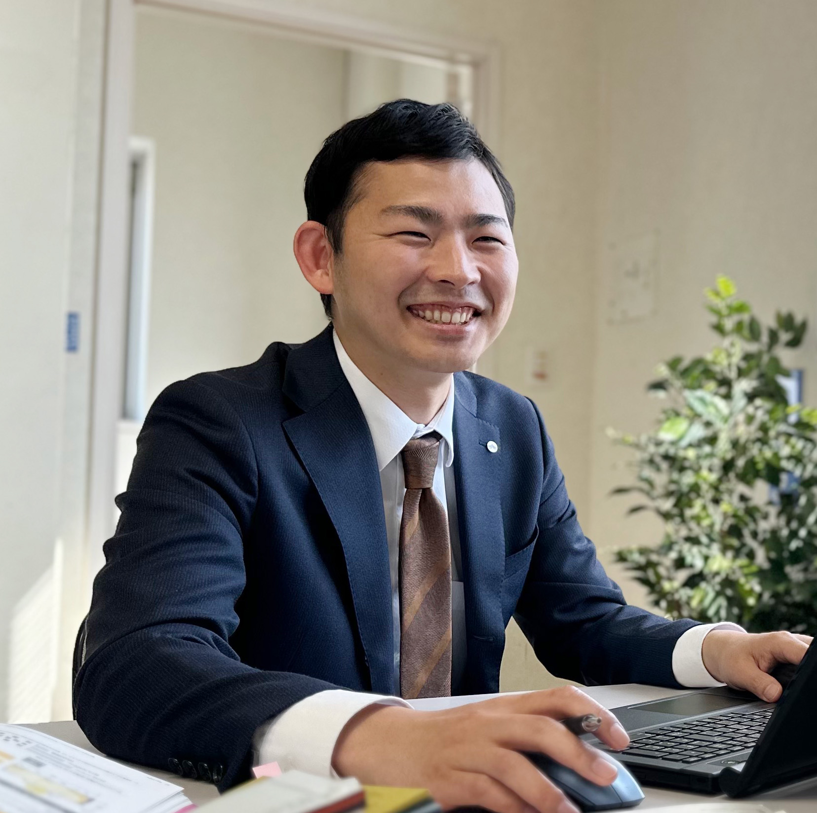 看板企画から店内装飾、ロゴ制作まで。色々なデザインに携わりながらチャレンジできる仕事。